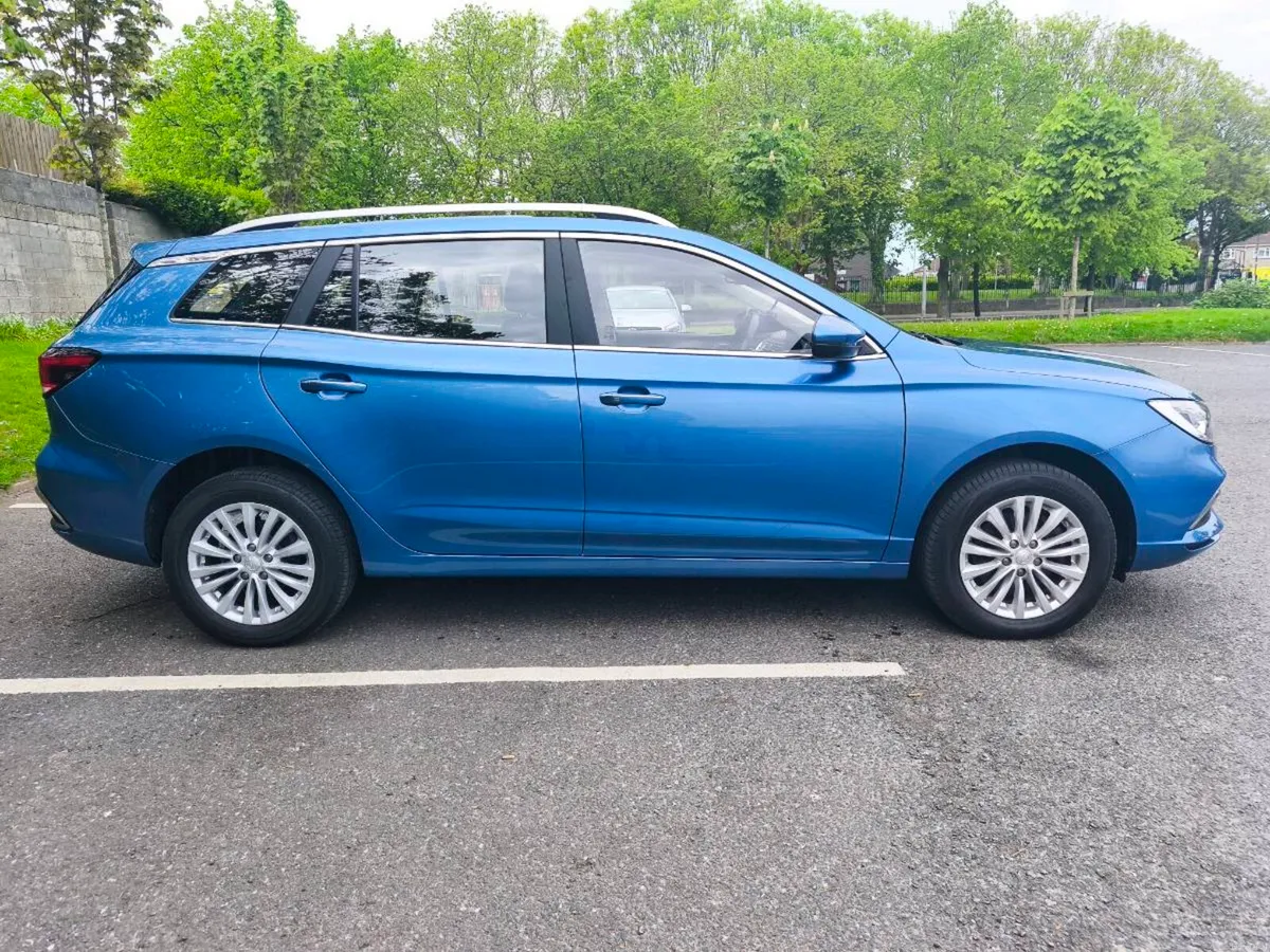 MG5, 62kWh Exclusive Top Spec. Offers considered. - Image 3