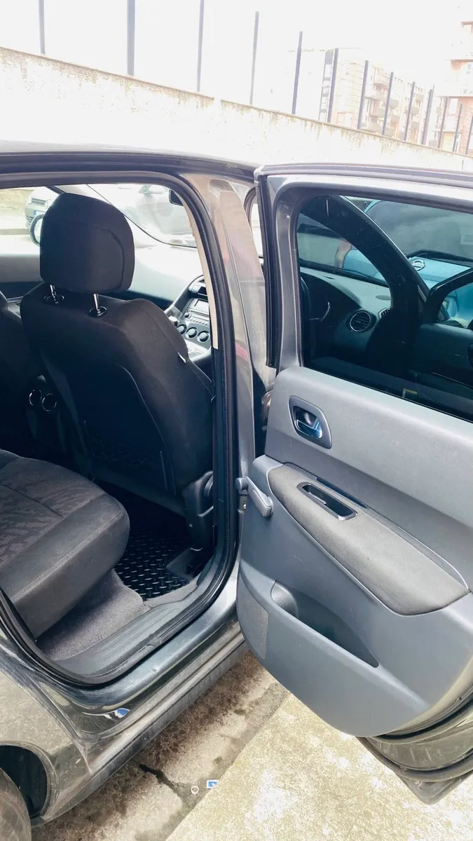 Peugeot 3008 - Image 2