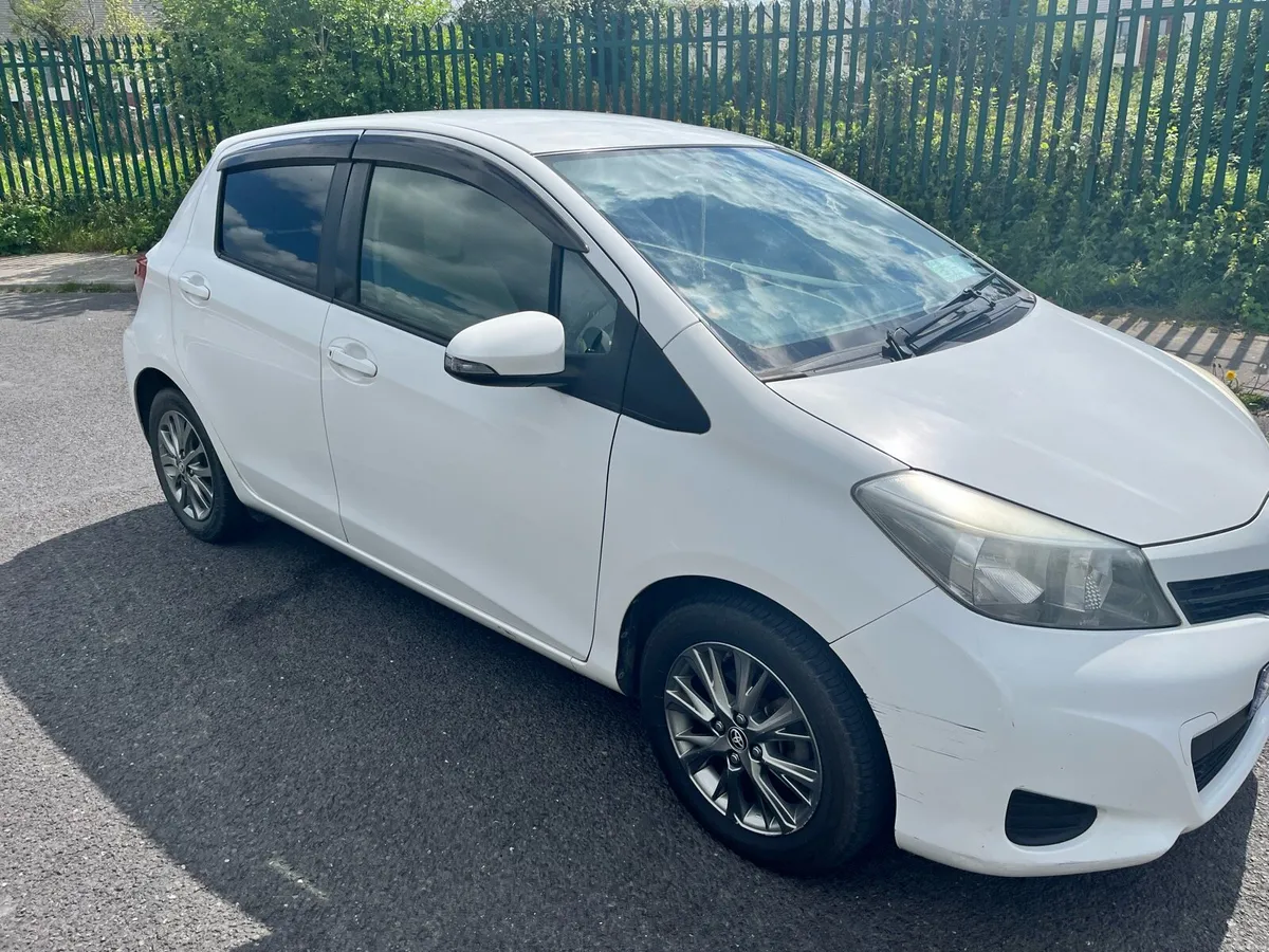 Toyota vitz - Image 4