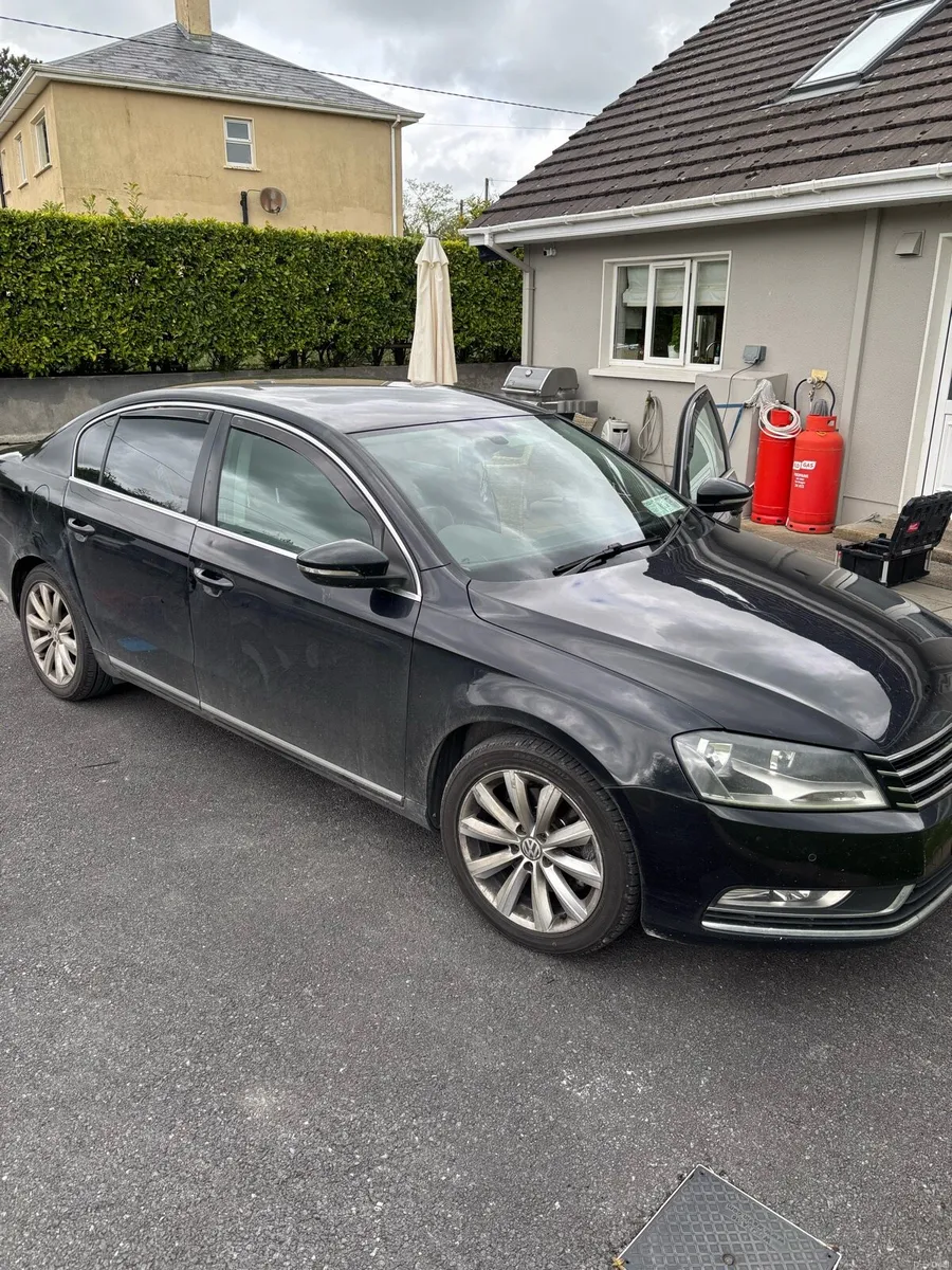 Volkswagen Passat 2.0L - Image 3