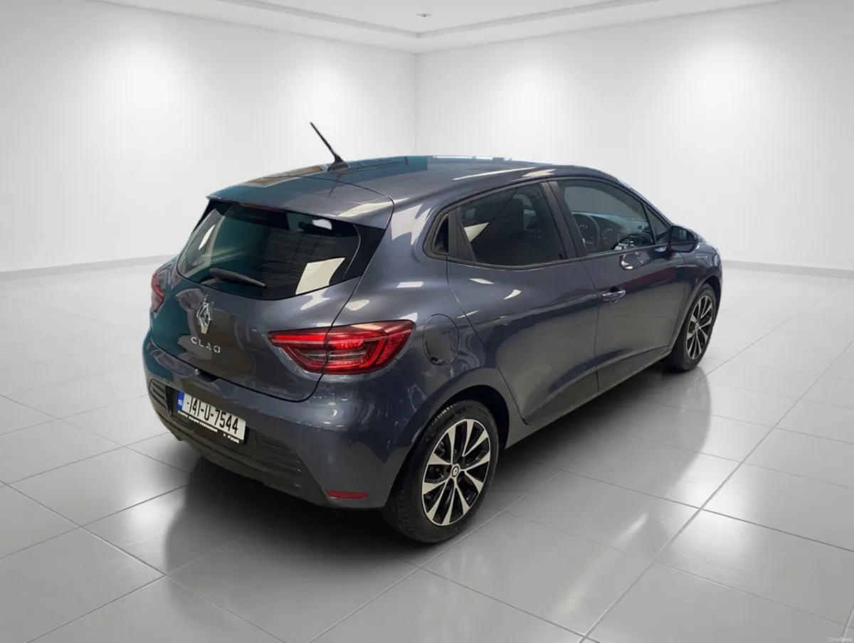 Renault Clio 2022 - Image 2