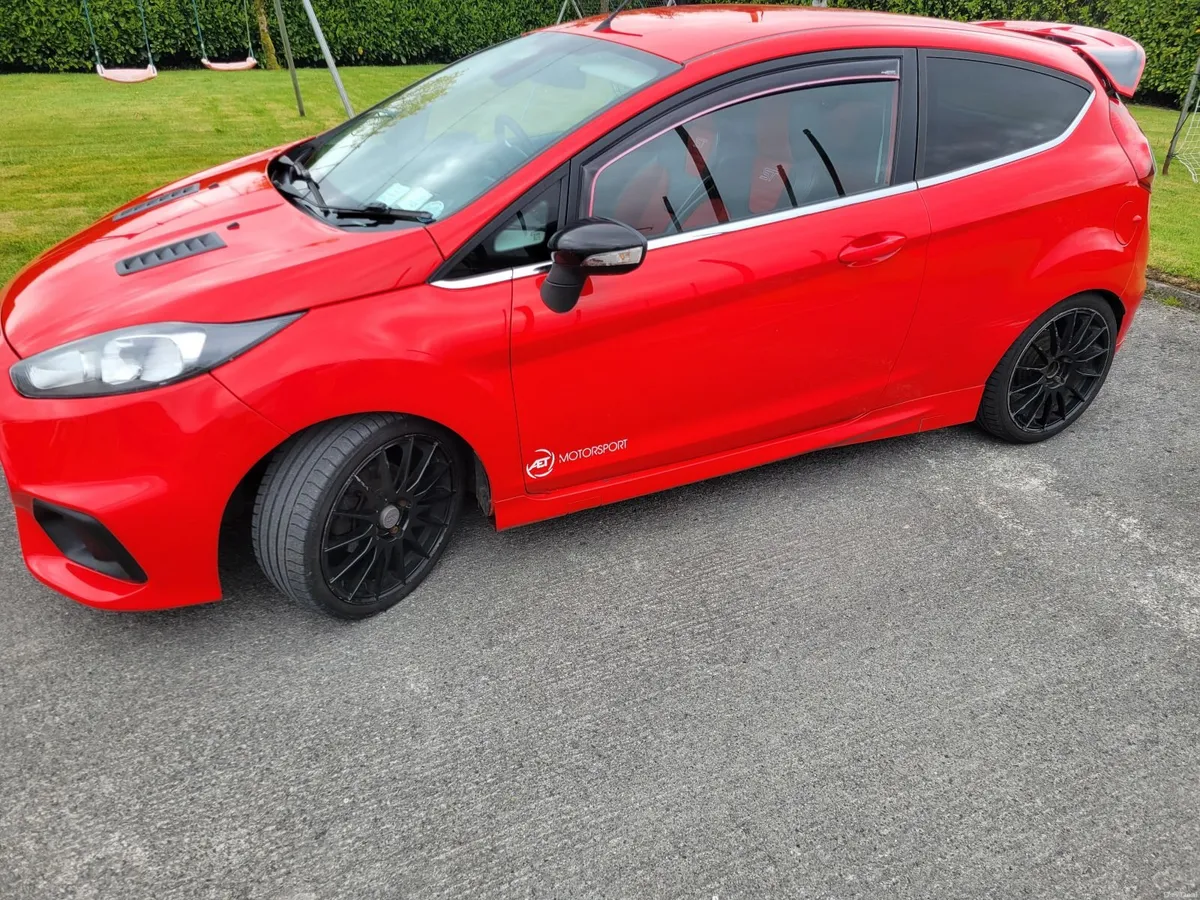 Ford Fiesta 2013 - Image 2