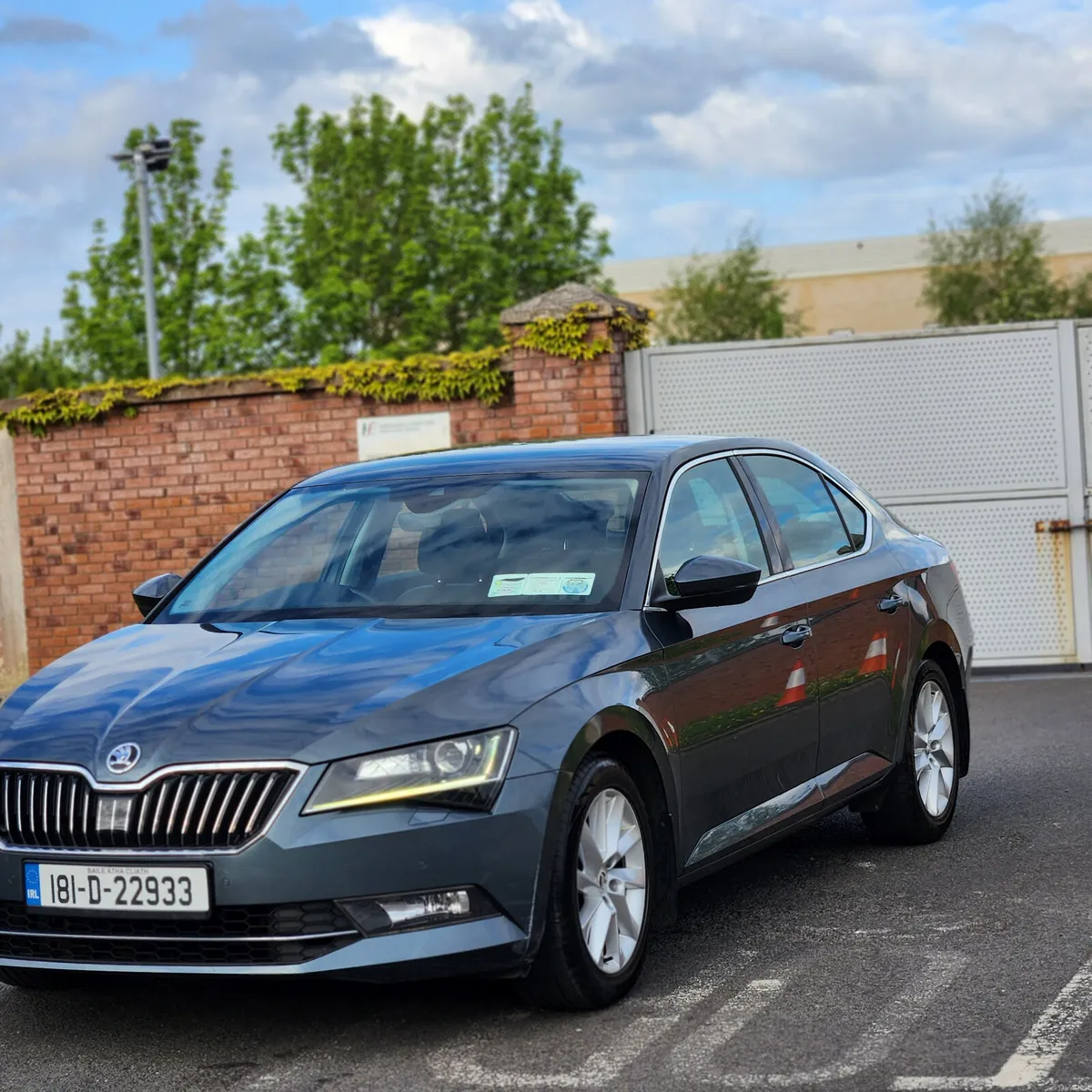 2018 Skoda Superb 2.0tdi high spec - Image 2