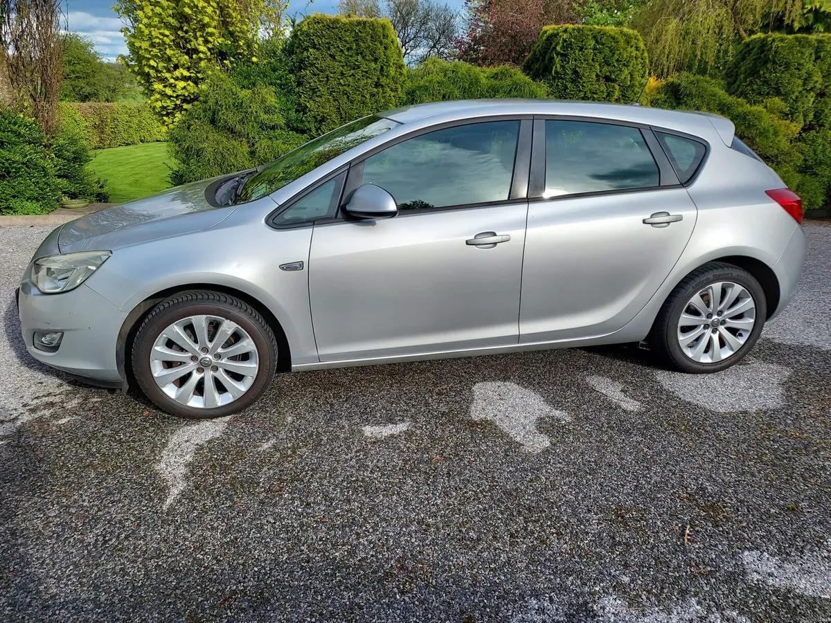 Opel Astra 2010 - Image 3