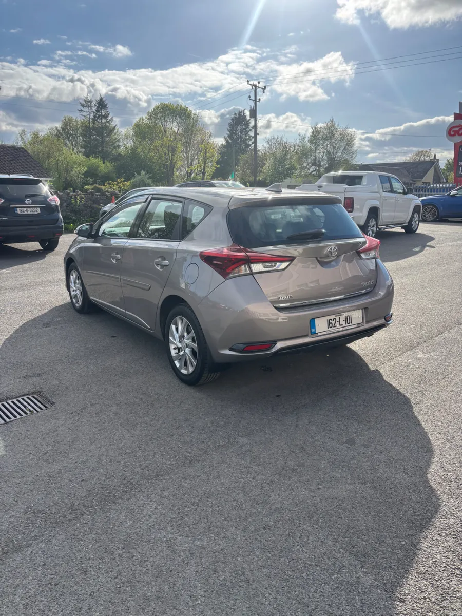 2016 Toyota Auris 1.4 D-4D Aura - Image 4
