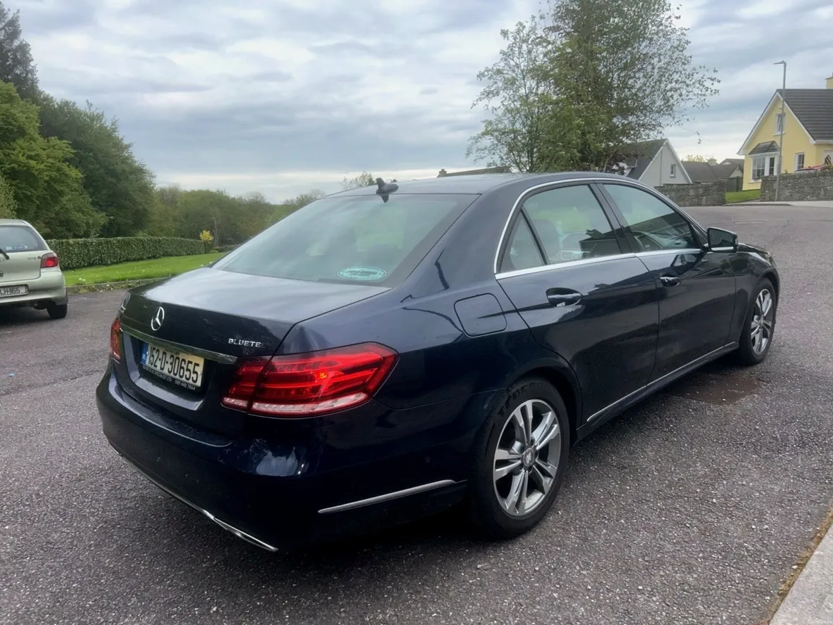 2015 Mercedes E220 Bluetech - Image 3