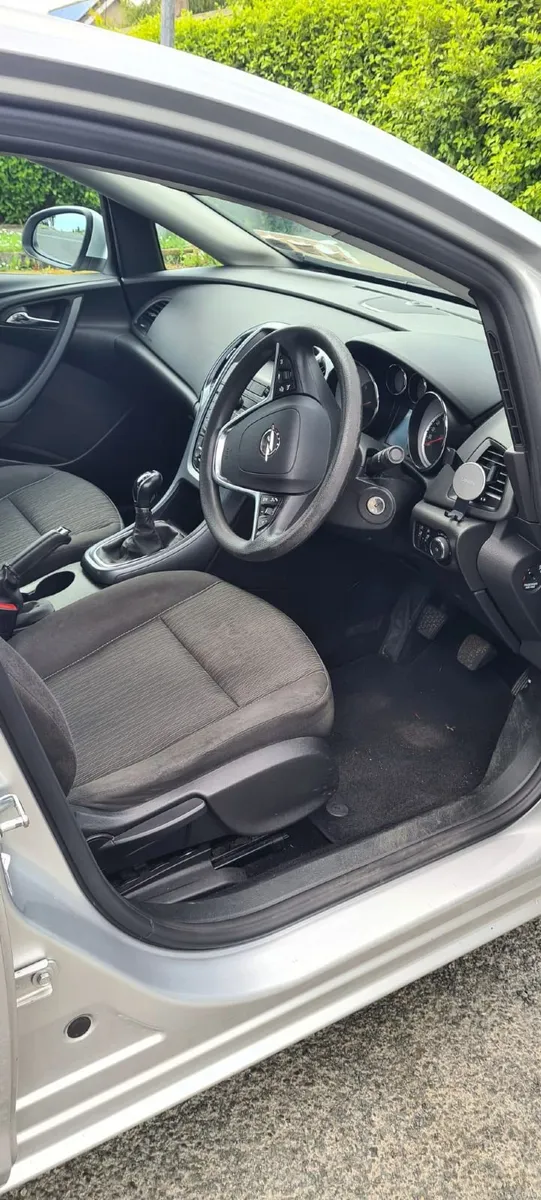2017 Grey Opel Astra Saloon (Only 91,000km) - Image 3
