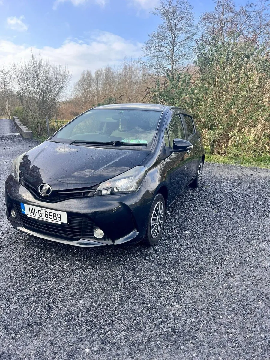 Toyota Vitz 2014 Automatic Car - Image 2