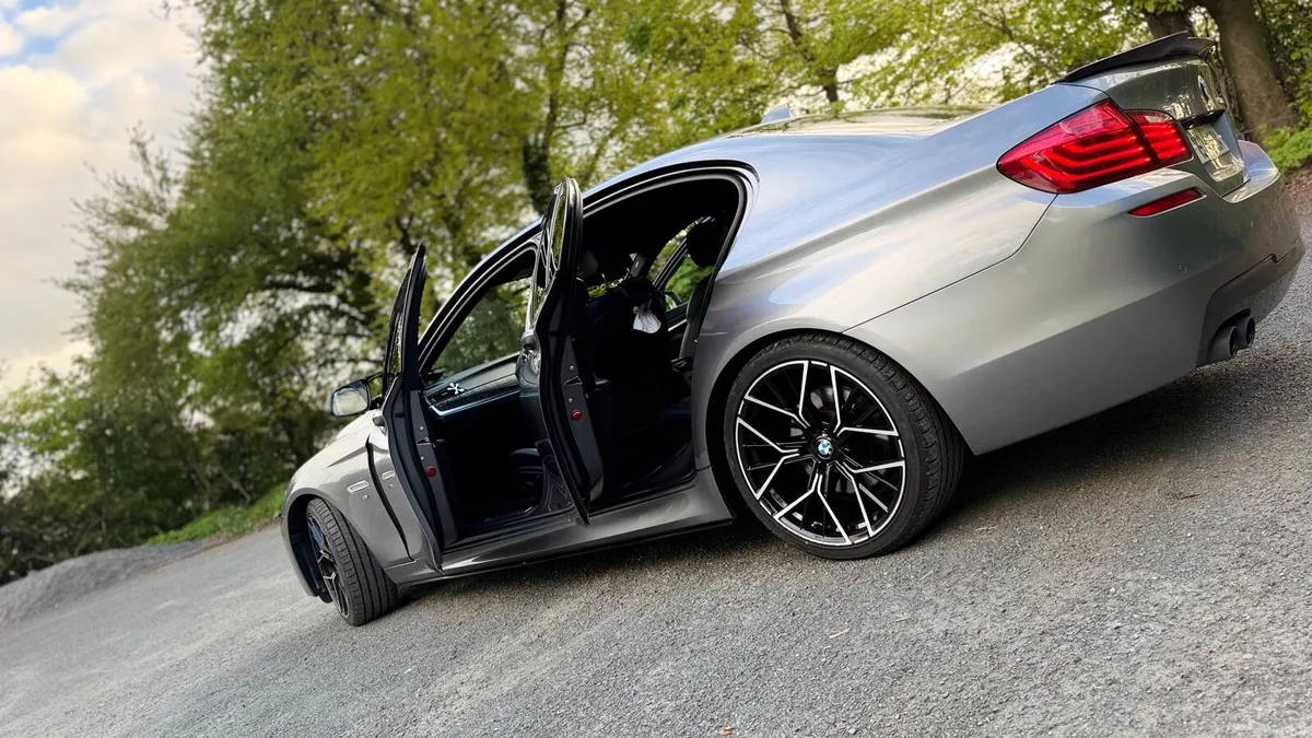 BMW 520 F10 M sport /automatic/black leather - Image 4