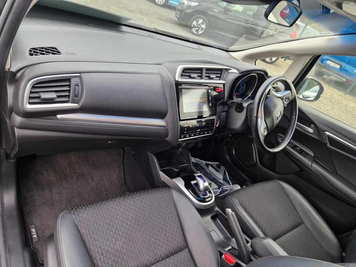 Honda Fit 2015 - Image 4