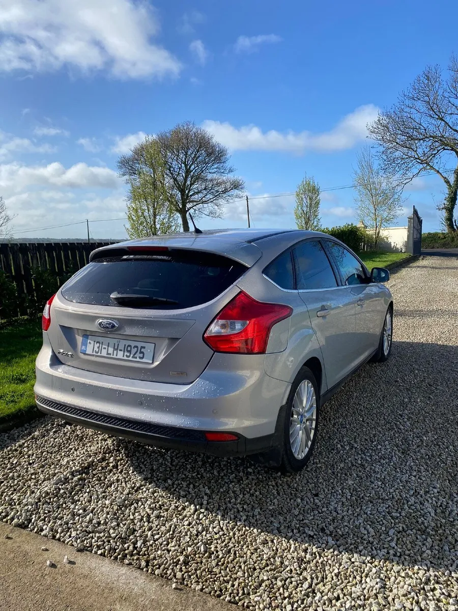 Ford Focus 2013 - Image 2