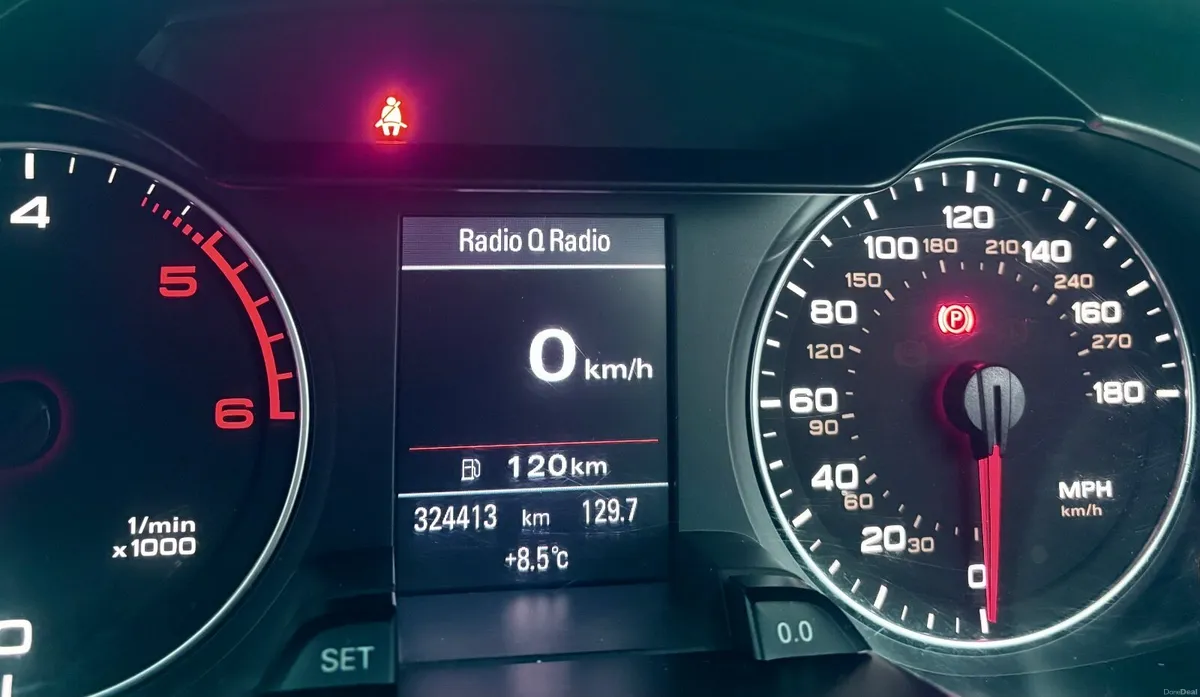 AUDI A4 S-LINE 2.0 - Image 3