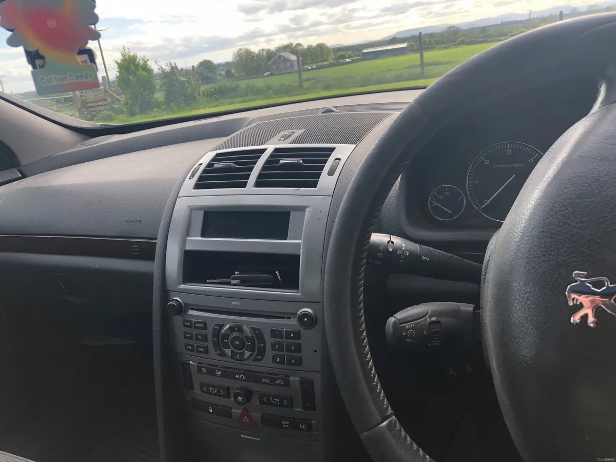 Car - Image 3