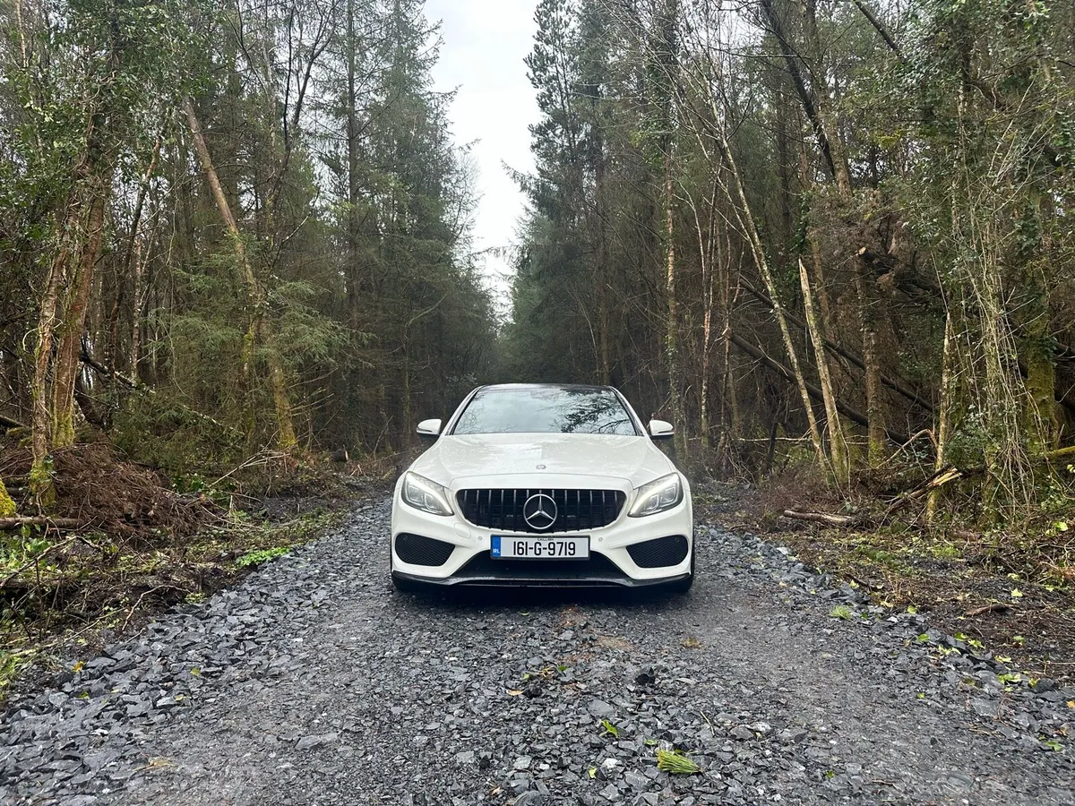 Mercedes 220d amg line premium plus - Image 2