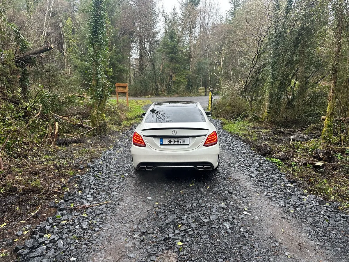 Mercedes 220d amg line premium plus - Image 4