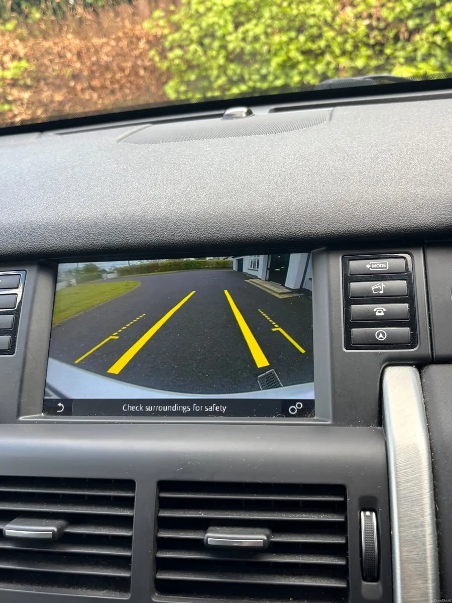 Land Rover Discovery Sport 2017 - Image 3