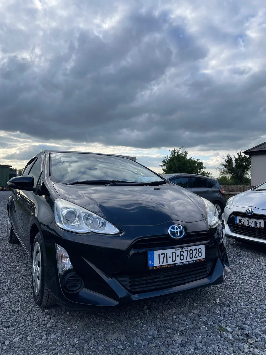 Toyota Aqua 2017 Push start Excellent condition - Image 1