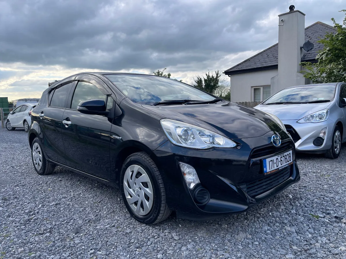 Toyota Aqua 2017 Push start Excellent condition - Image 3