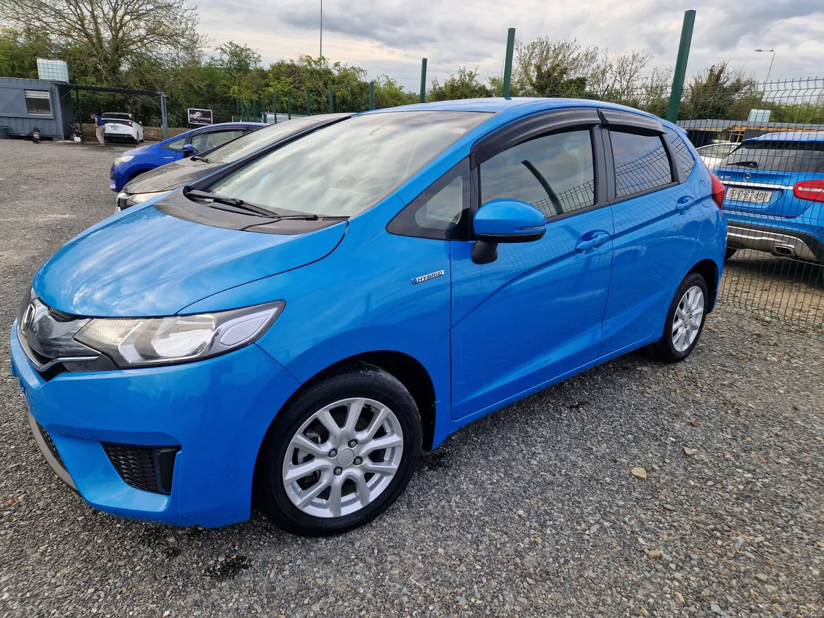 Honda Fit 2014 - Image 2