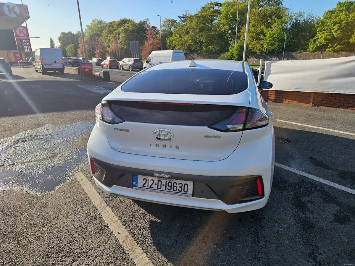 Hyundai IONIQ 2021 - The ultimate "no-stress" EV. - Image 3