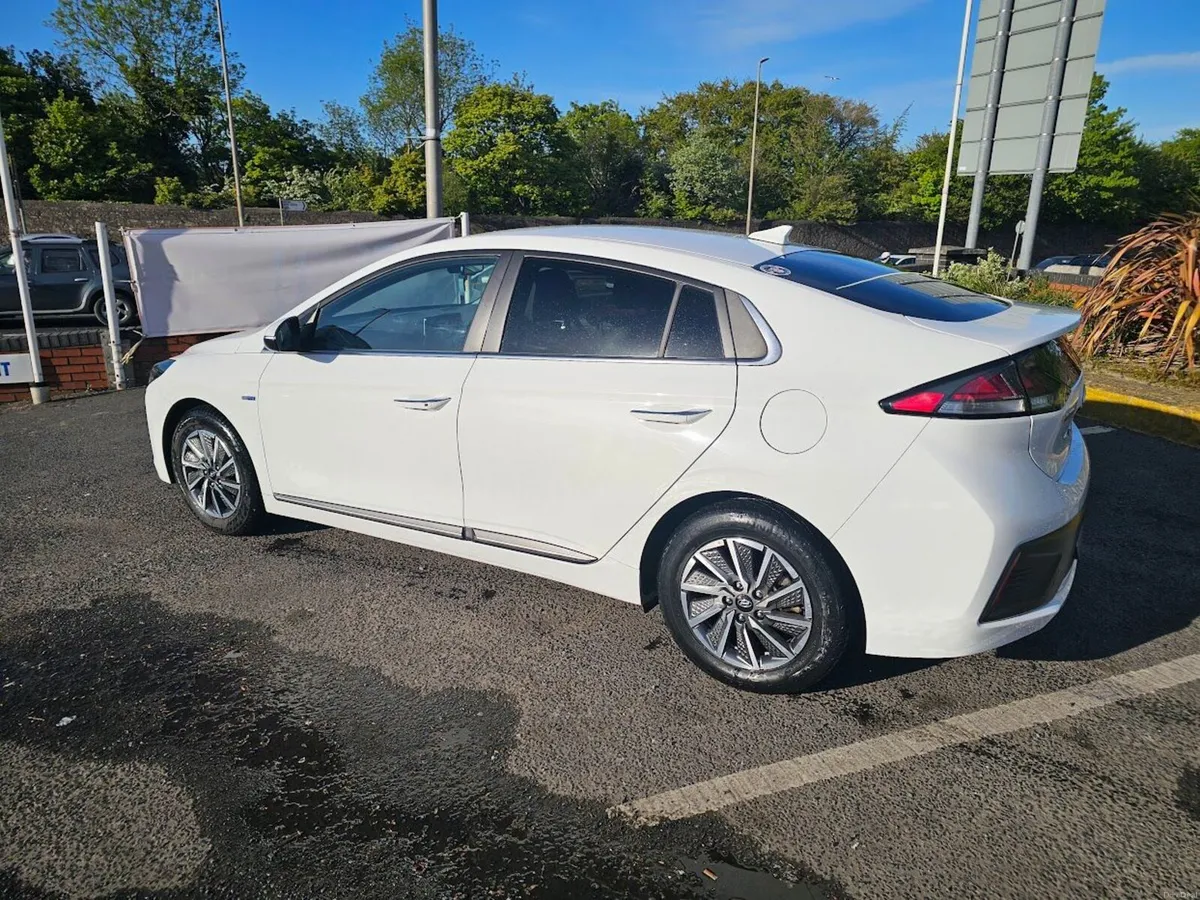 Hyundai IONIQ 2021 - The ultimate "no-stress" EV. - Image 4
