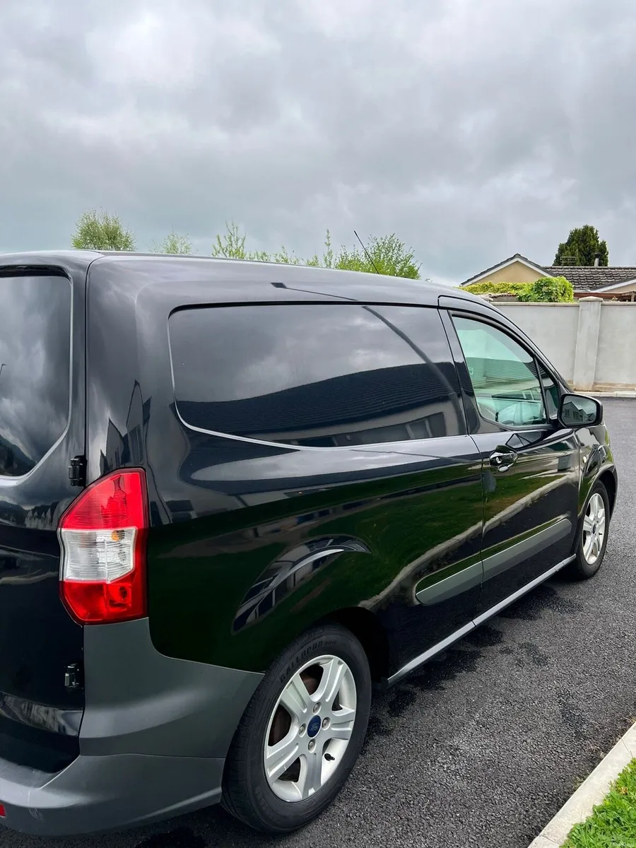 Ford transit courier low km just passed test 6200€ - Image 3