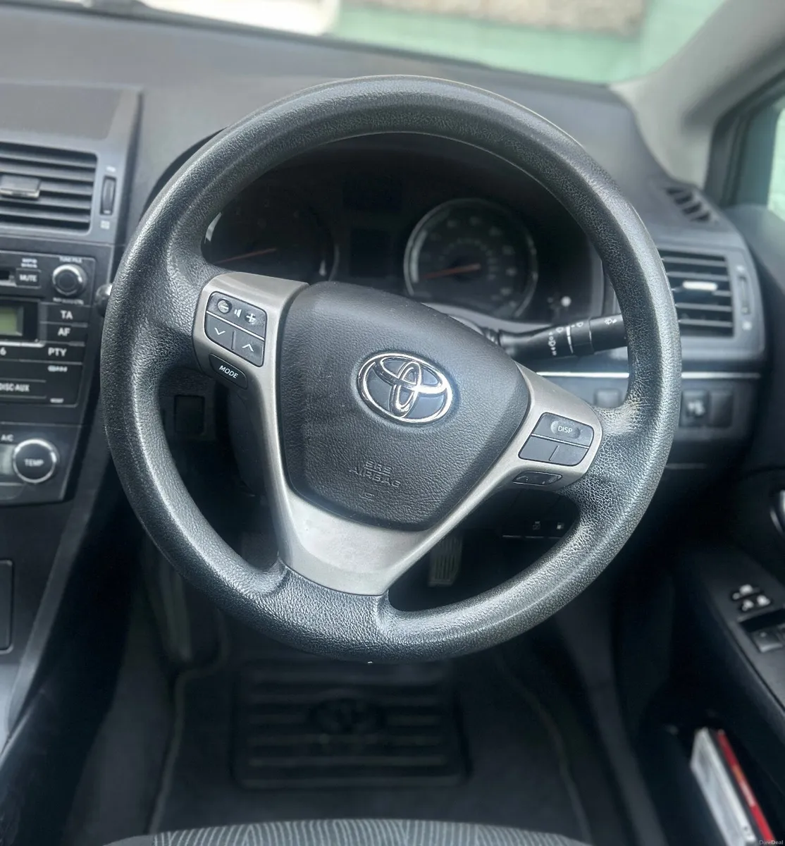 Toyota Avensis 2010 - Image 2