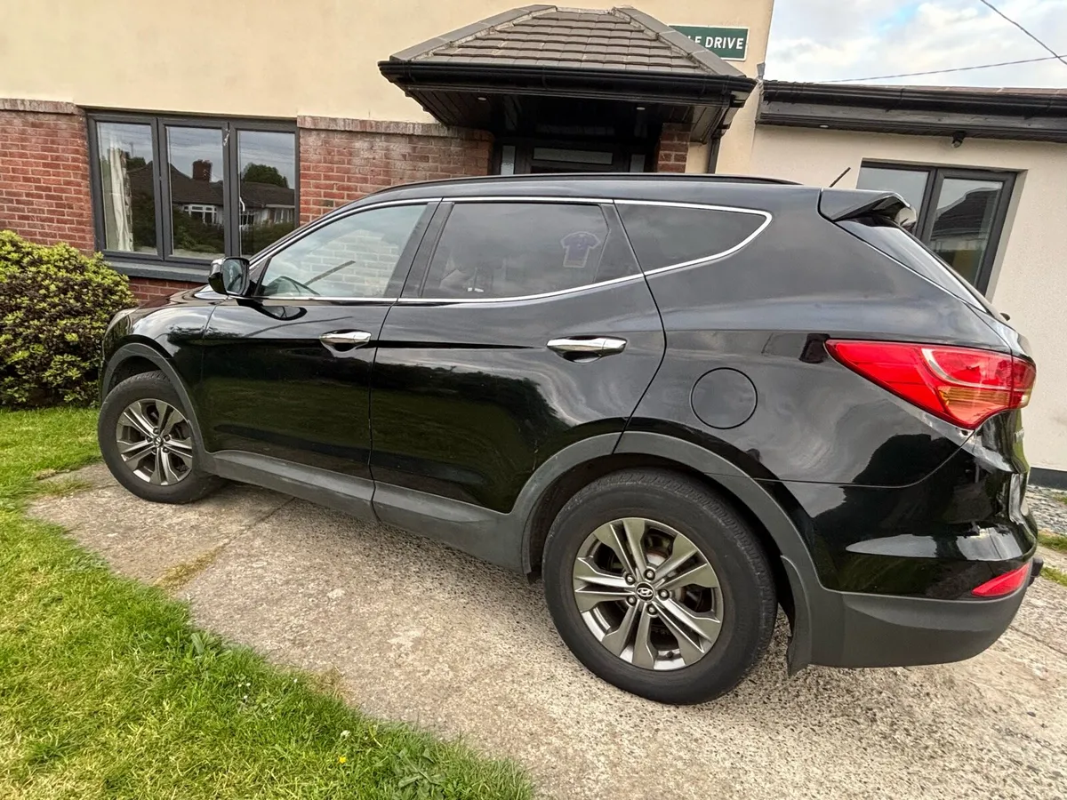 2013 Hyundai Sante Fe - Image 1