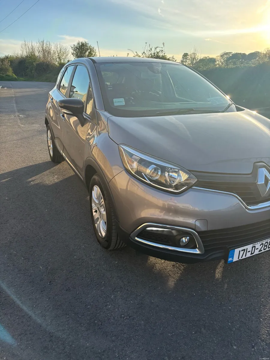 Immaculate Renault Captur Expression Model - Image 1