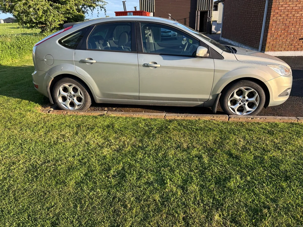 2010 Ford Focus- NCT 03/27 - Image 4