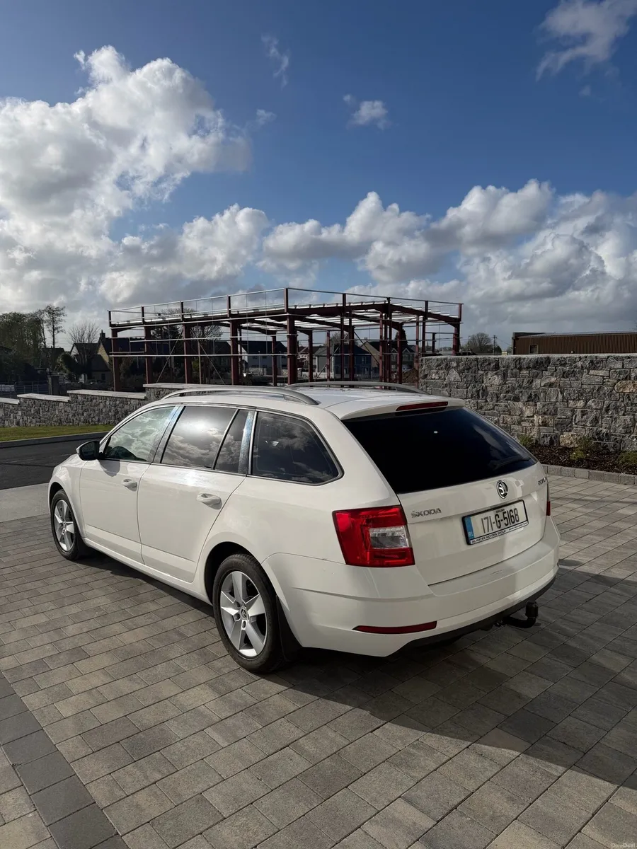 2017 Skoda Octavia - Image 1