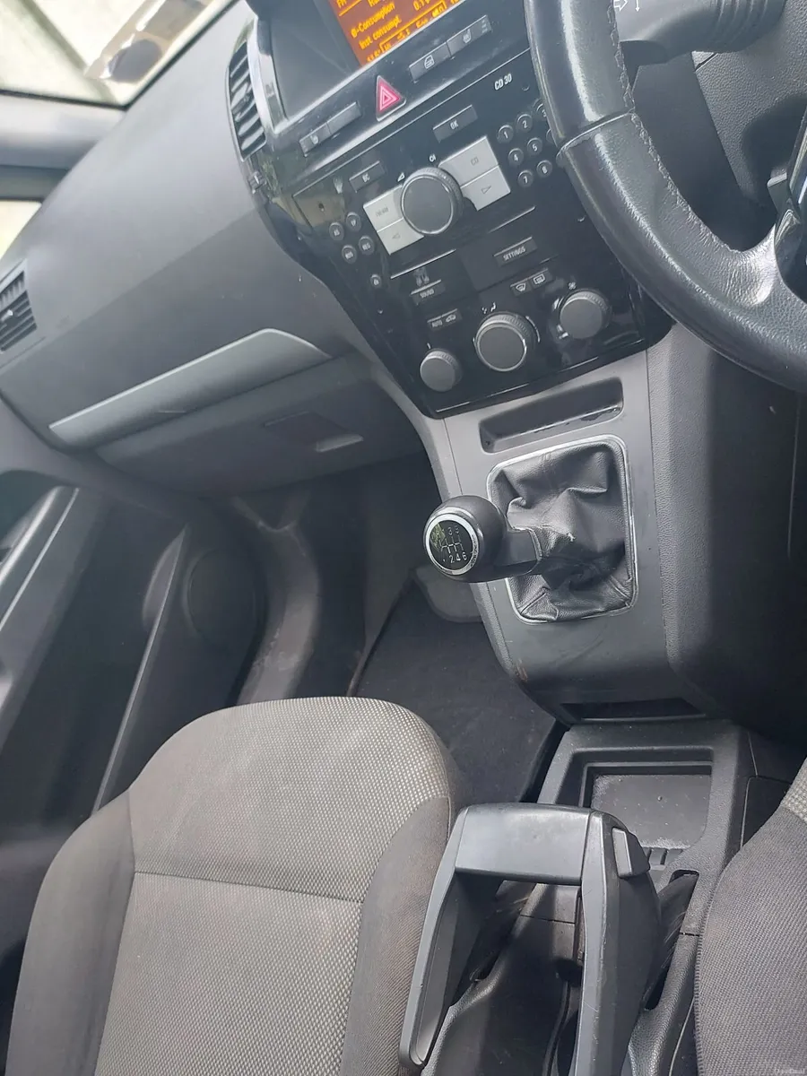Vauxhall Zafira 2012 - Image 2