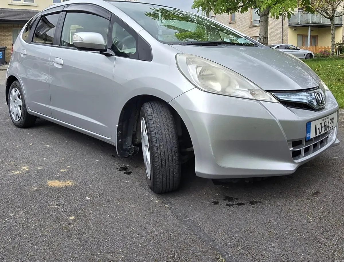 Honda Fit 2011 - Image 2