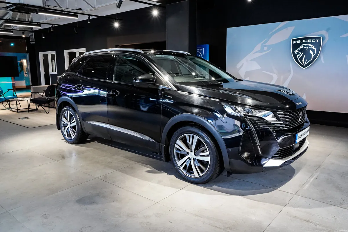 2022 Peugeot 3008 Allure Plug-in Hybrid 225bhp - Image 2