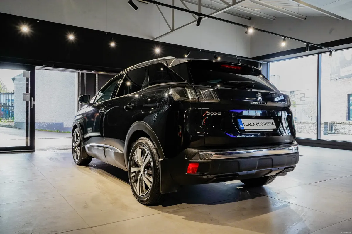 2022 Peugeot 3008 Allure Plug-in Hybrid 225bhp - Image 5