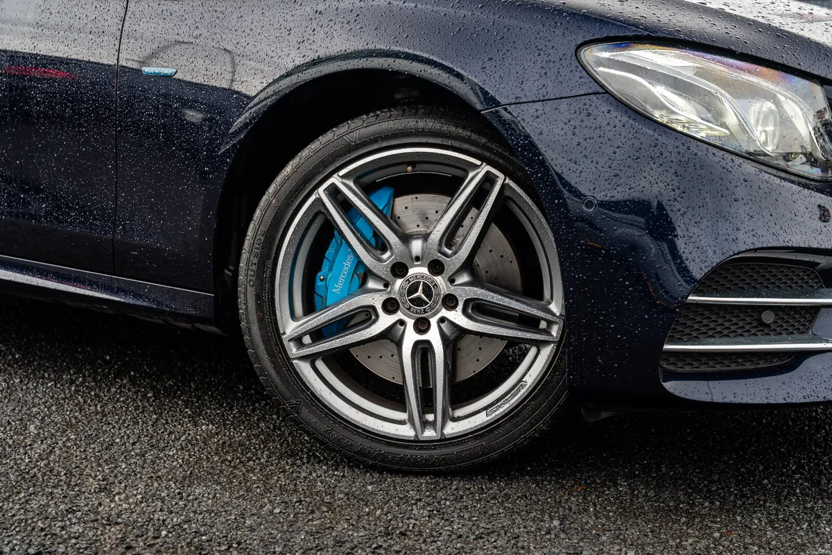 2017 MERCEDES E350E AVANTGARDE HYBRID - Image 5