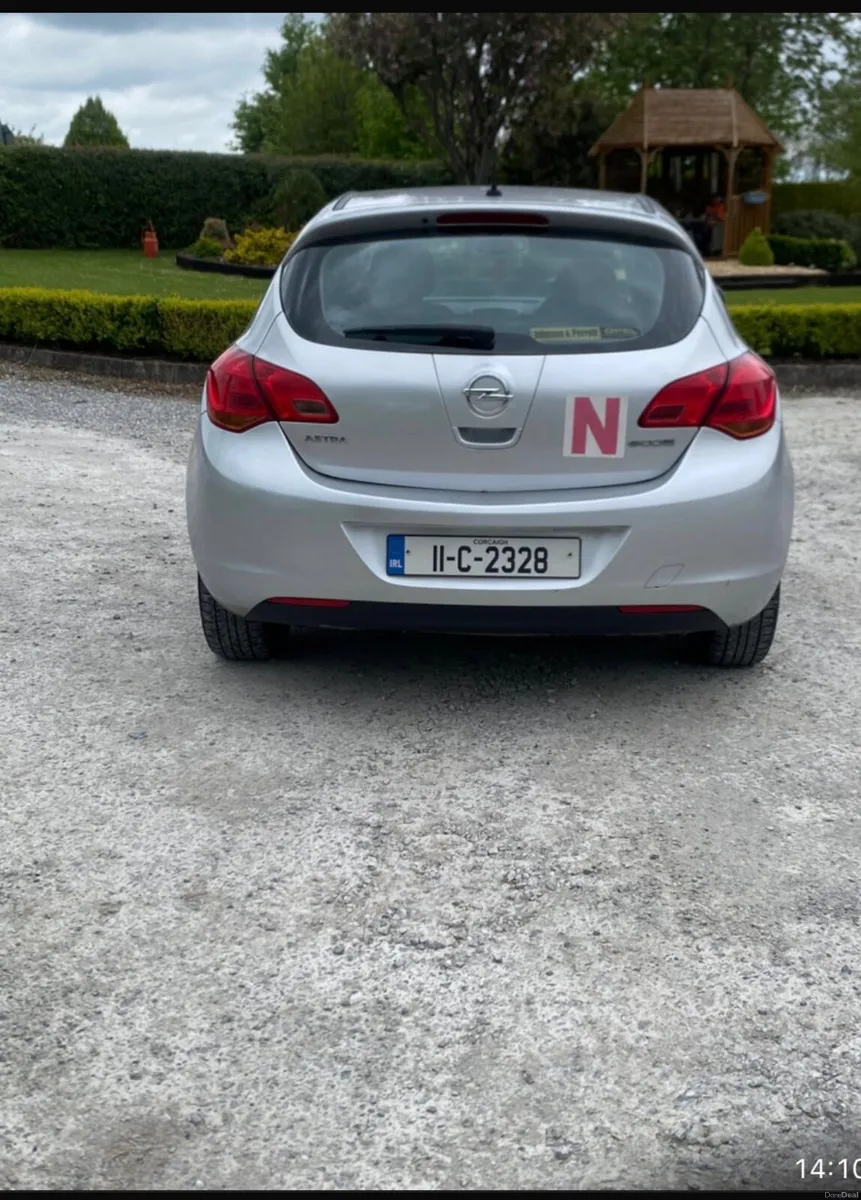 Opel Astra 2011 - Image 4