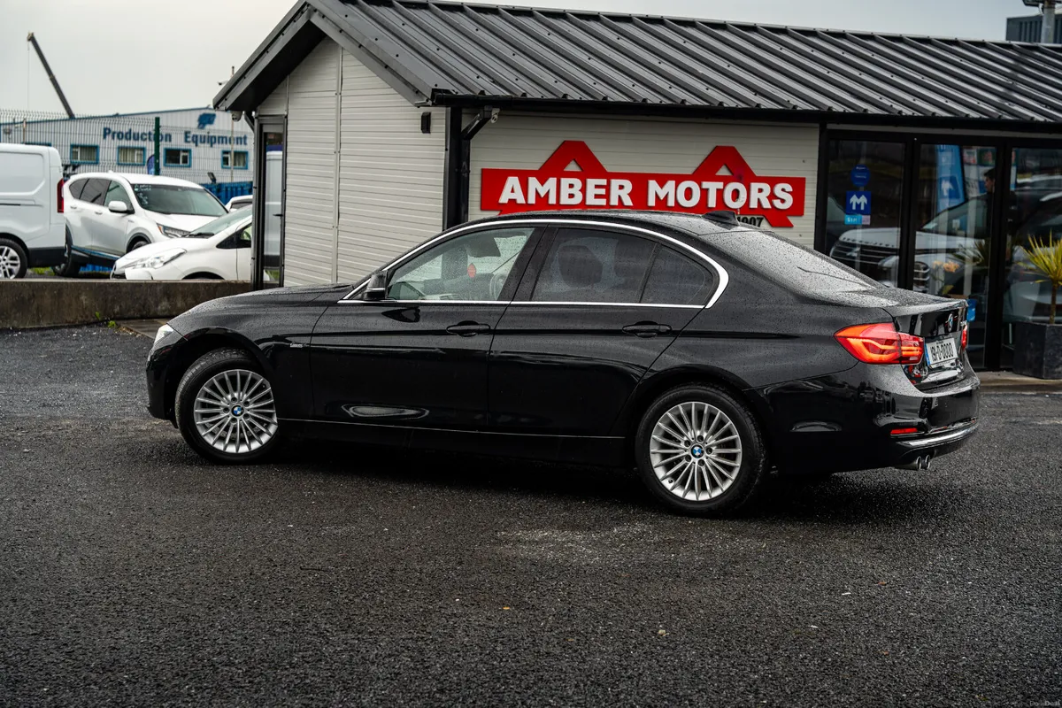 2019 BMW 320D Automatic - Image 3