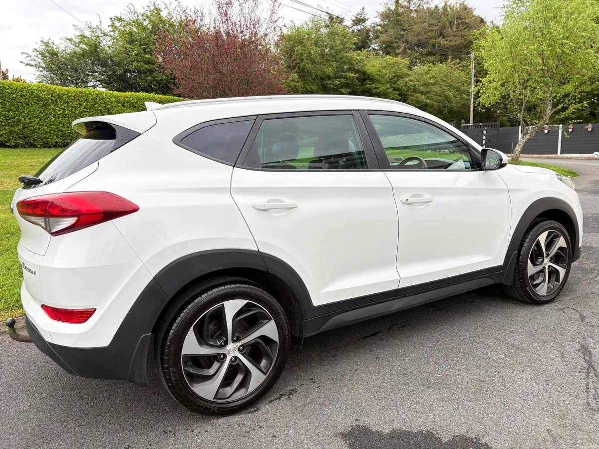 Hyundai Tucson Executive plus 2018 1.7 Crdi - Image 2