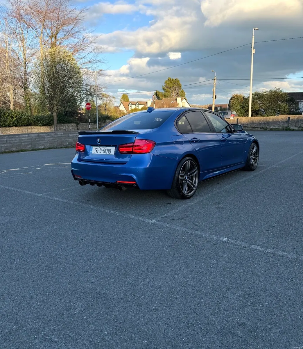 2017 BMW 330e - Image 4