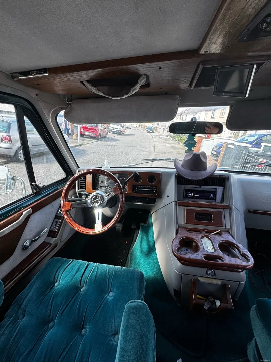 American chevy day van classic - Image 3