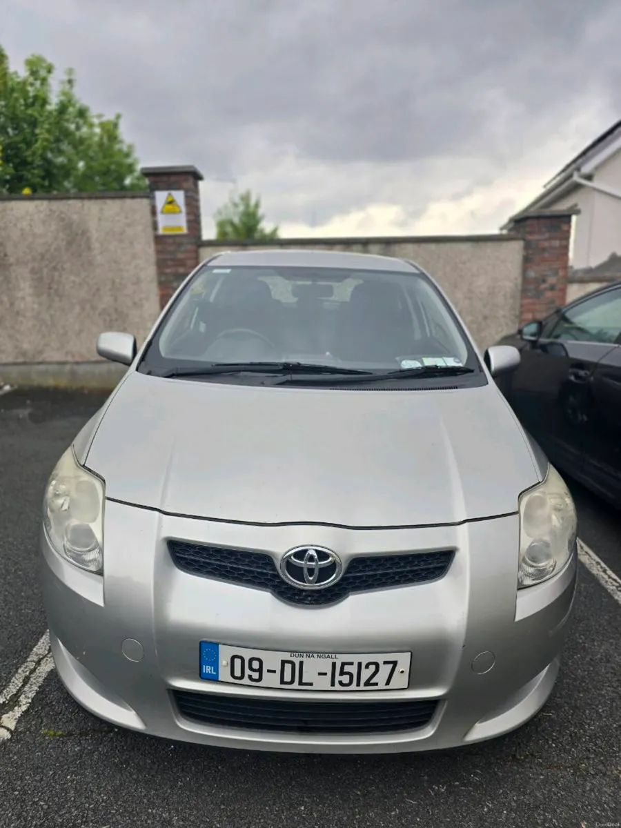 Toyota  Auris  perfect condition - Image 2
