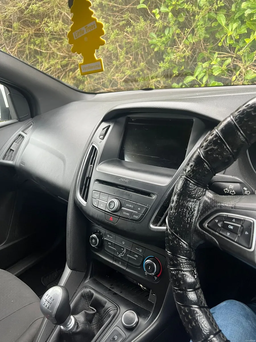 Car - Image 2