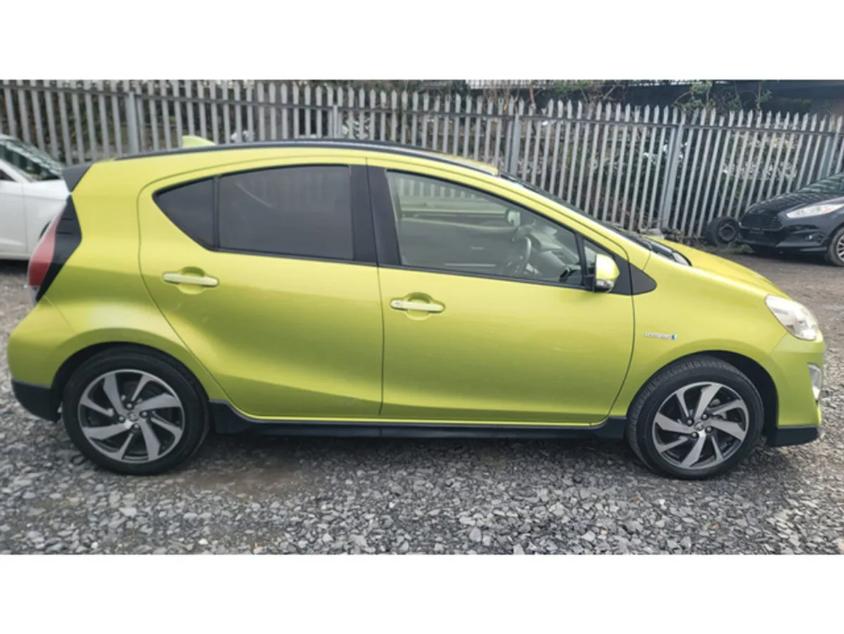Toyota Aqua 1.5L Automatic Petrol Hybrid   (J9172) - Image 4