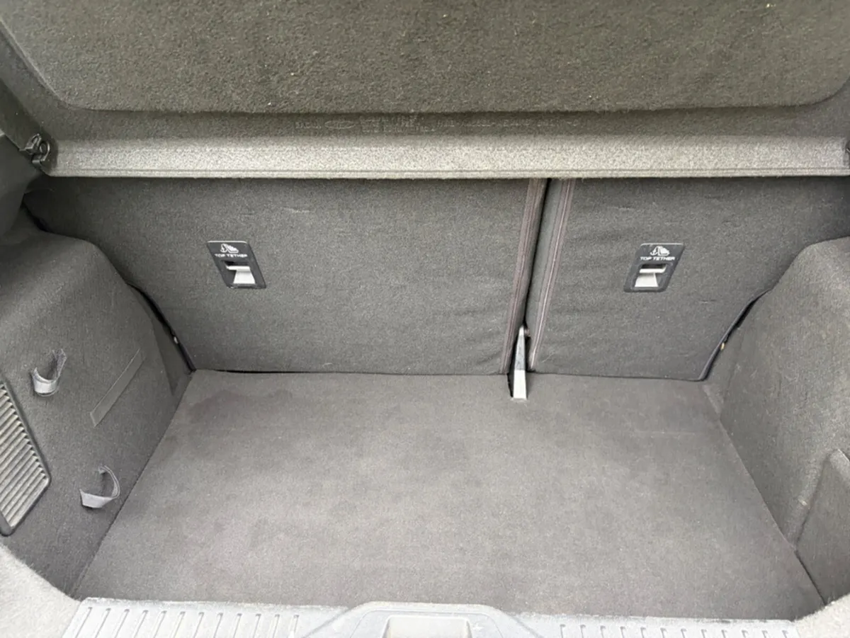 Ford Fiesta TITANIUM TDCI - Image 4