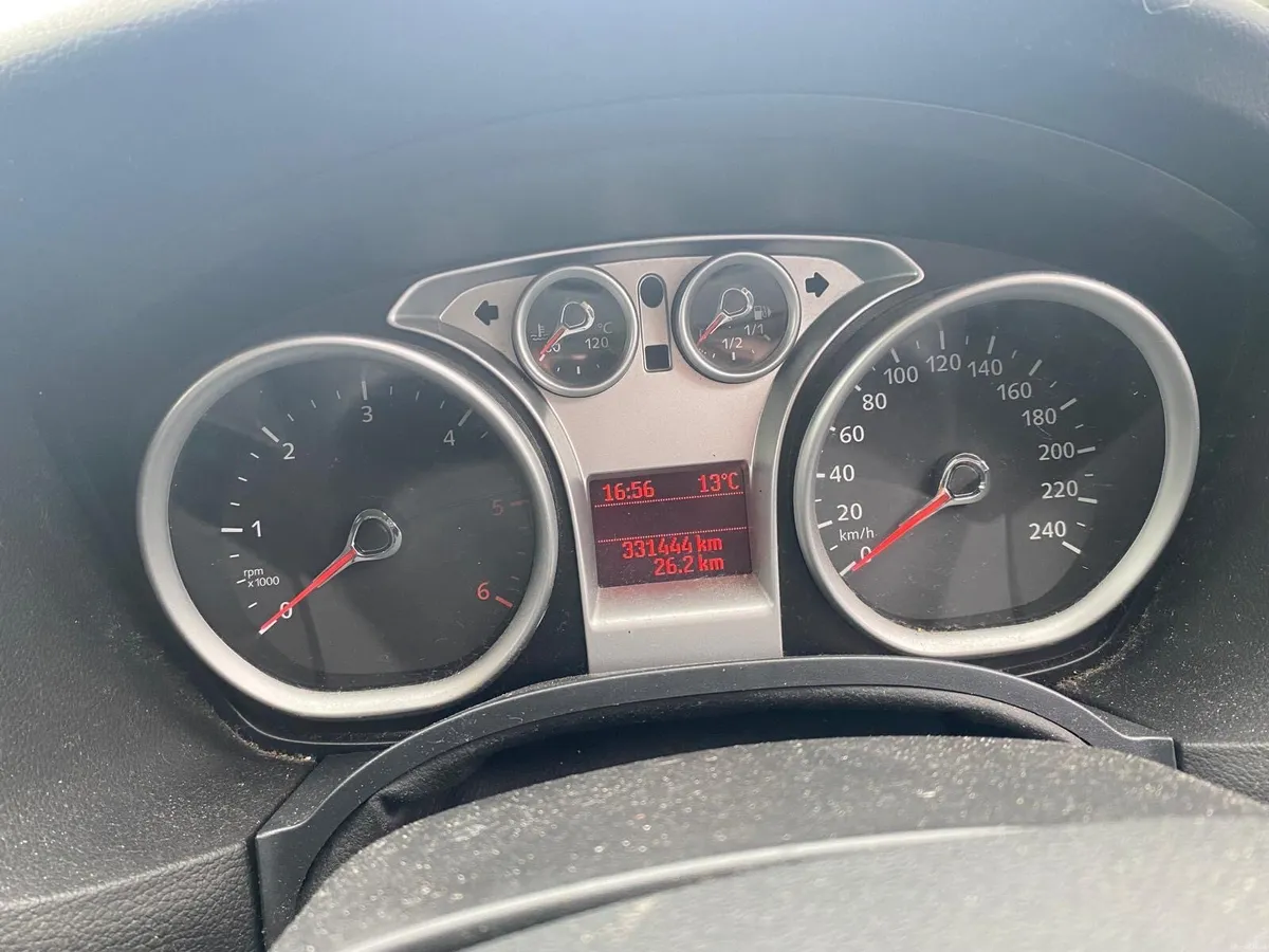Car - Image 3
