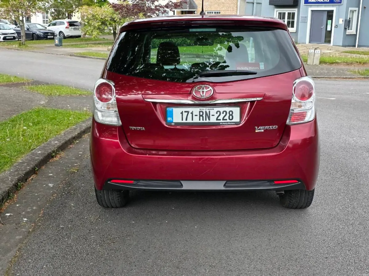 171 Toyota Verso 1.6D Sol Skyview 7 Seater - Image 4