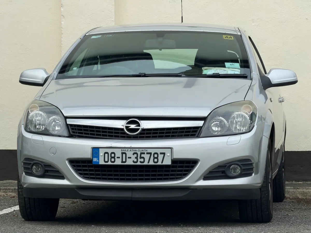 Opel Astra 2008 - Image 1
