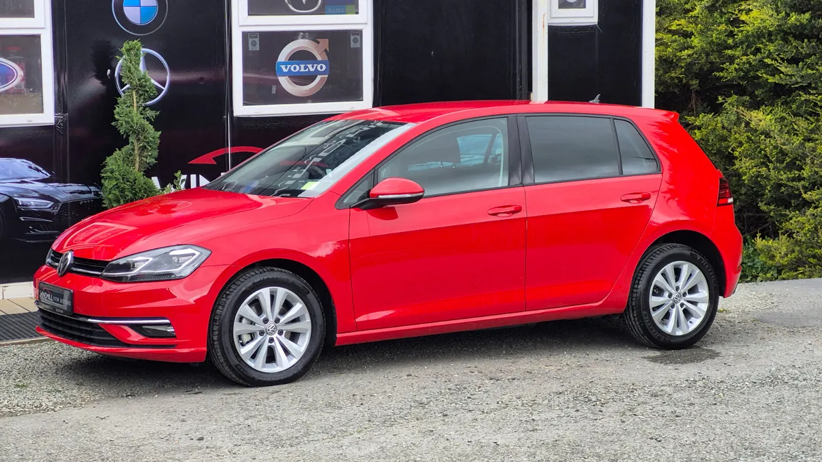 Volkswagen Golf TSI 5DR Automatic DSG - Image 3