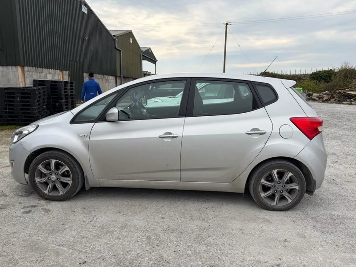 2017 Hyundai Ix20 - Image 2